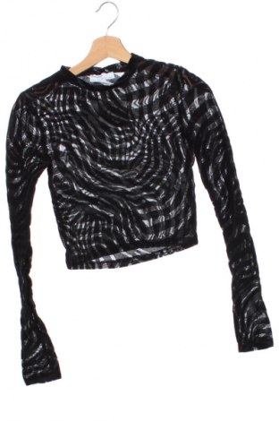 Дамска блуза Bershka, Размер M, Цвят Черен, Цена 17,99 лв.