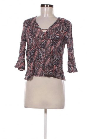 Дамска блуза Bershka, Размер L, Цвят Многоцветен, Цена 19,00 лв.