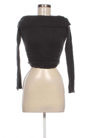 Дамска блуза Bershka, Размер XS, Цвят Сив, Цена 11,99 лв.