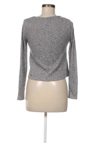 Γυναικεία μπλούζα Gina Tricot, Μέγεθος S, Χρώμα Γκρί, Τιμή 6,99 €
