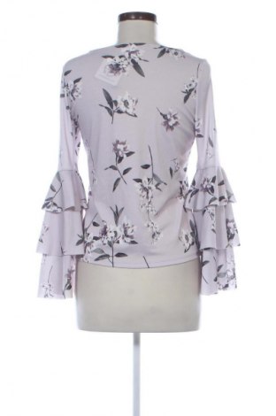 Damen Shirt Gina Tricot, Größe XS, Farbe Mehrfarbig, Preis 10,00 €