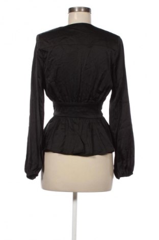 Дамска блуза Guess, Размер XS, Цвят Черен, Цена 109,99 лв.