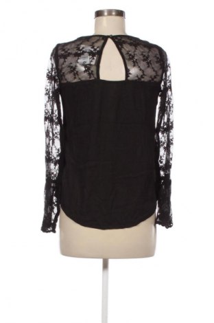 Дамска блуза Hollister, Размер XS, Цвят Черен, Цена 22,99 лв.