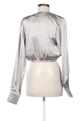 Dámská halenka NA-KD, Velikost M, Barva Šedá, Cena  975,00 Kč