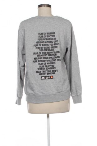 Dámská halenka Nike, Velikost S, Barva Šedá, Cena  430,00 Kč