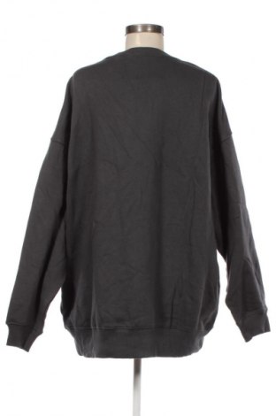 Дамска блуза Nike, Размер S, Цвят Сив, Цена 77,99 лв.