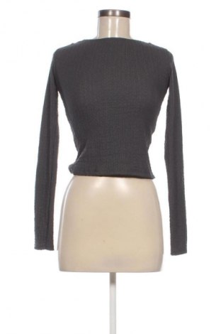 Bluză de femei Pull&Bear, Mărime M, Culoare Gri, Preț 29,99 Lei