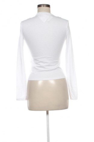 Дамска блуза Tommy Jeans, Размер S, Цвят Бял, Цена 67,86 лв.