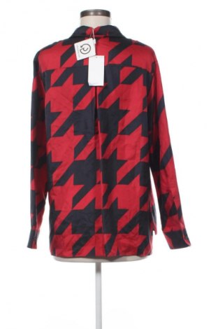 Дамска риза BOSS, Размер M, Цвят Многоцветен, Цена 109,99 лв.