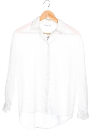 Damenbluse Stradivarius, Größe XS, Farbe Weiß, Preis € 10,99
