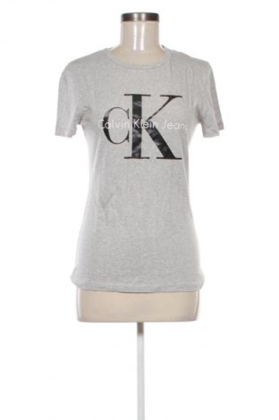 Дамска тениска Calvin Klein Jeans, Размер S, Цвят Сив, Цена 33,93 лв.