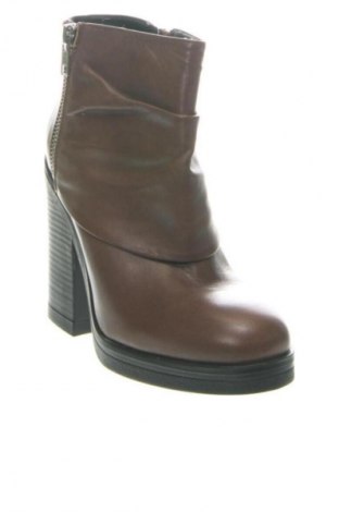Damen Stiefeletten Alesya, Größe 36, Farbe Braun, Preis € 135,55