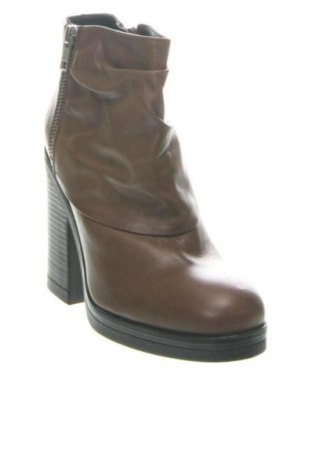 Damen Stiefeletten Alesya, Größe 36, Farbe Braun, Preis € 135,55