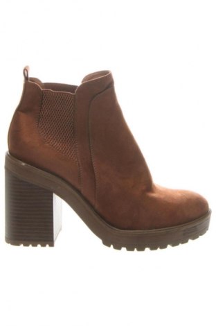 Dámské boty  Bershka, Velikost 40, Barva Hnědá, Cena  649,00 Kč