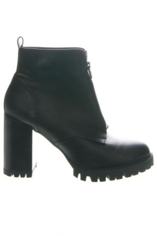Női bokacsizma Bershka, Méret 38, Szín Fekete, Ár 12 616 Ft