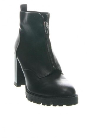 Női bokacsizma Bershka, Méret 38, Szín Fekete, Ár 12 616 Ft
