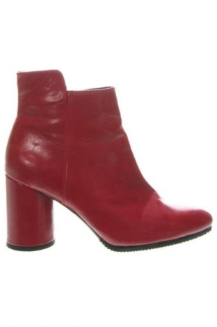 Damen Stiefeletten Bershka, Größe 36, Farbe Rot, Preis € 51,66