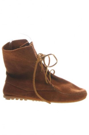 Дамски боти Minnetonka, Размер 38, Цвят Кафяв, Цена 104,99 лв.