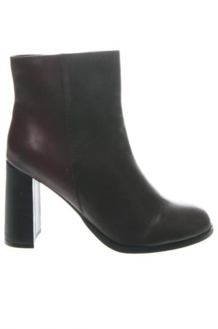 Damen Stiefeletten Stefanel, Größe 39, Farbe Mehrfarbig, Preis 200,01 €