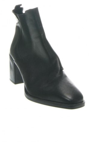 Дамски боти Tamaris, Размер 40, Цвят Черен, Цена 72,99 лв.