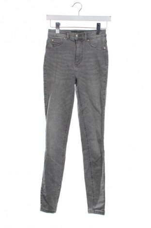 Dámske džínsy  Amisu, Veľkosť XS, Farba Sivá, Cena  15,00 €