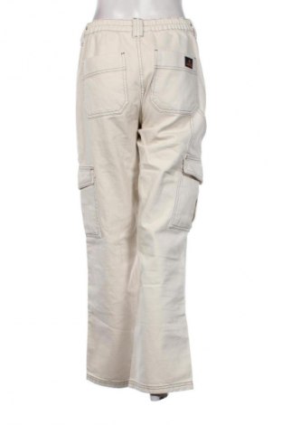 Női farmernadrág BDG, Méret M, Szín Ekrü
, Ár 6 519 Ft