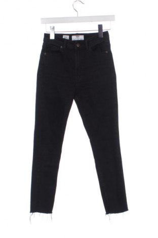 Damen Jeans Bershka, Größe XS, Farbe Schwarz, Preis 14,83 €