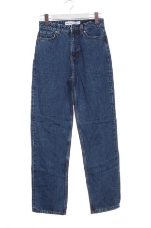 Dámske džínsy  Bershka, Veľkosť XS, Farba Modrá, Cena  17,95 €