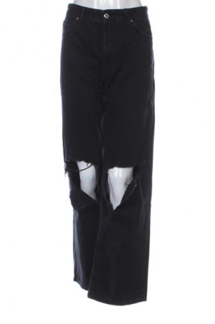 Damskie jeansy Bershka, Rozmiar M, Kolor Czarny, Cena 66,67 zł