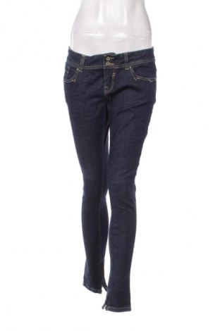 Дамски дънки Bershka, Размер L, Цвят Син, Цена 25,99 лв.