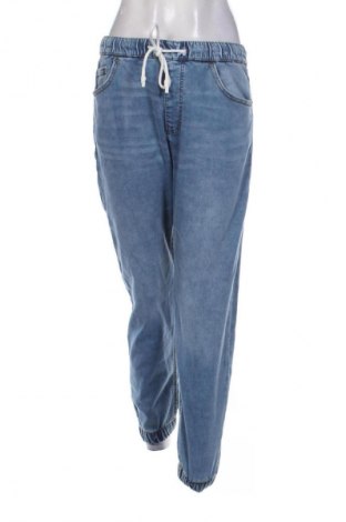 Дамски дънки Bershka, Размер S, Цвят Син, Цена 23,99 лв.