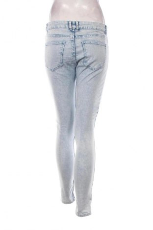 Дамски дънки Bershka, Размер M, Цвят Син, Цена 23,99 лв.