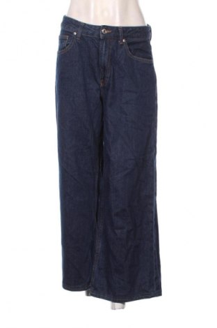 Blugi de femei Bershka, Mărime S, Culoare Albastru, Preț 88,99 Lei