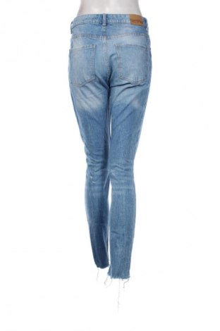 Дамски дънки Bershka, Размер M, Цвят Син, Цена 24,99 лв.