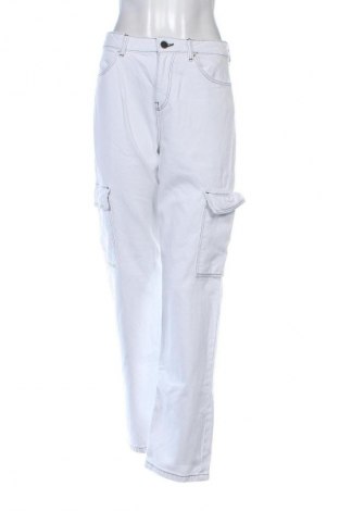 Дамски дънки Bershka, Размер M, Цвят Бял, Цена 26,99 лв.