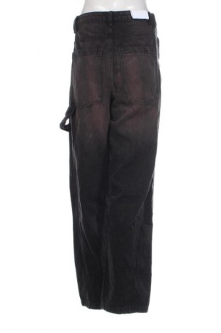 Damskie jeansy Bershka, Rozmiar M, Kolor Czarny, Cena 98,99 zł