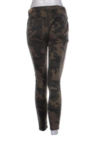 Damen Jeans Bershka, Größe M, Farbe Mehrfarbig, Preis € 14,83