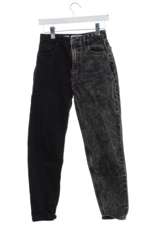 Γυναικείο Τζίν Bershka, Μέγεθος XS, Χρώμα Πολύχρωμο, Τιμή 14,83 €