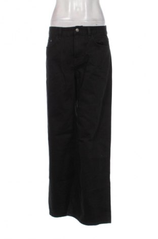 Дамски дънки Bershka, Размер M, Цвят Черен, Цена 46,99 лв.