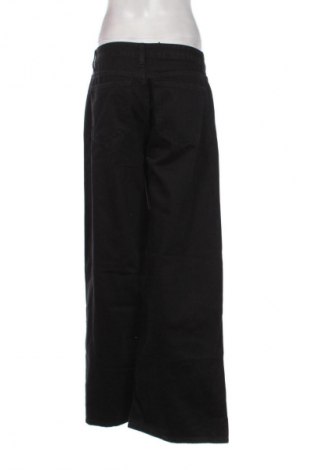 Дамски дънки Bershka, Размер M, Цвят Черен, Цена 46,99 лв.