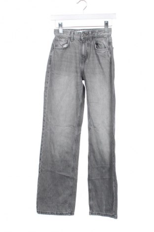 Dámské džíny  Bershka, Velikost XXS, Barva Šedá, Cena  319,00 Kč