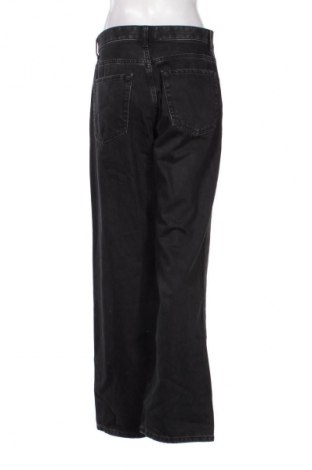 Blugi de femei Bershka, Mărime M, Culoare Negru, Preț 145,99 Lei