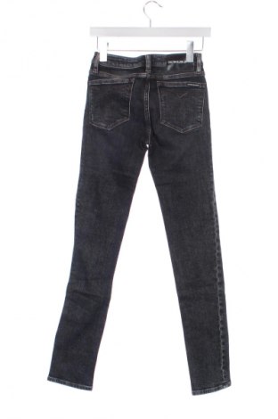 Дамски дънки Calvin Klein Jeans, Размер XS, Цвят Сив, Цена 127,99 лв.