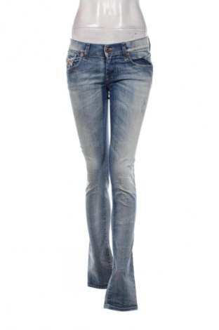 Дамски дънки Diesel, Размер M, Цвят Син, Цена 112,99 лв.