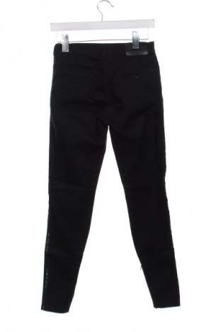 Дамски дънки Emporio Armani, Размер XS, Цвят Черен, Цена 139,99 лв.