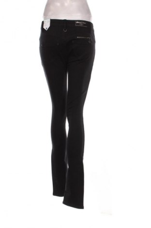 Dámské džíny  Freeman T. Porter, Velikost M, Barva Černá, Cena  2 649,00 Kč