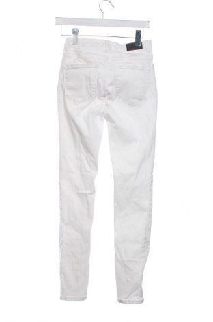 Дамски дънки Garcia, Размер S, Цвят Бял, Цена 34,99 лв.