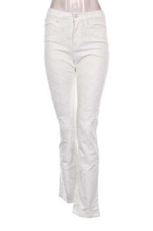 Blugi de femei Guess, Mărime S, Culoare Alb, Preț 200,99 Lei