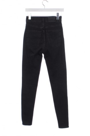 Damskie jeansy Levi's, Rozmiar XS, Kolor Czarny, Cena 172,09 zł