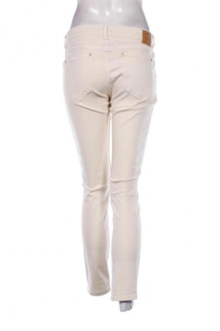 Γυναικείο Τζίν Mango, Μέγεθος M, Χρώμα Εκρού, Τιμή 7,89 €